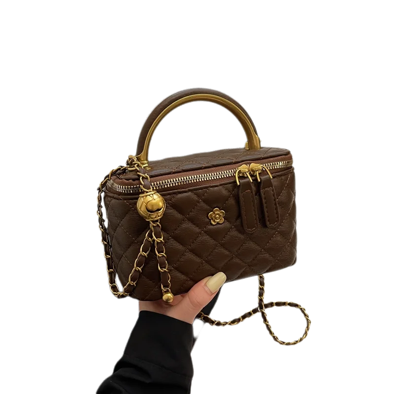 Hand-carrying fashion box bag  famous brand light luxury designer